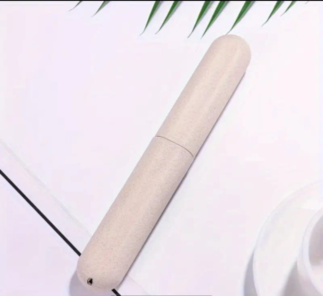 1 Pc Plastic box for carrying toothbrushes with air ventilation for travel