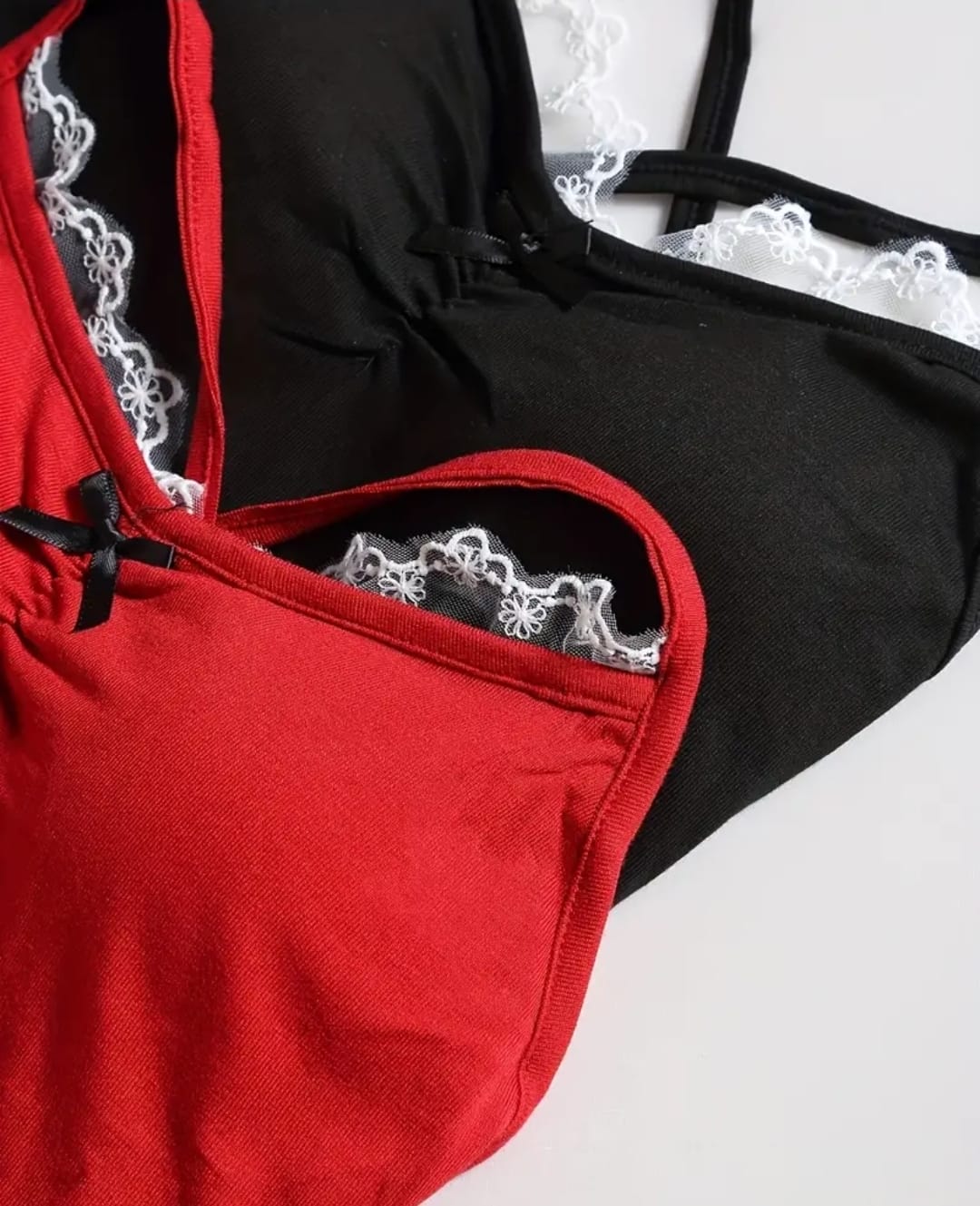 Tops Cami Chic Tamanho Único - Roupas para Meninas - Alta Elástica, Acabamento em Renda Casual, Costas com Alças Cruzadas, Bojos Removíveis, Perfeito para Exercícios e Uso Diário