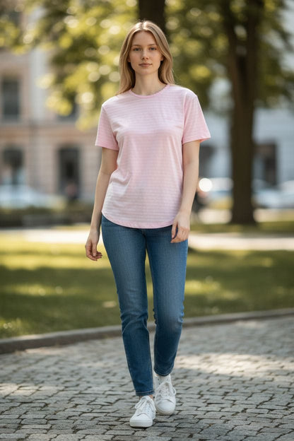 Camiseta de pijama Victoria's Secret PINK, con el logo rosa bordado.