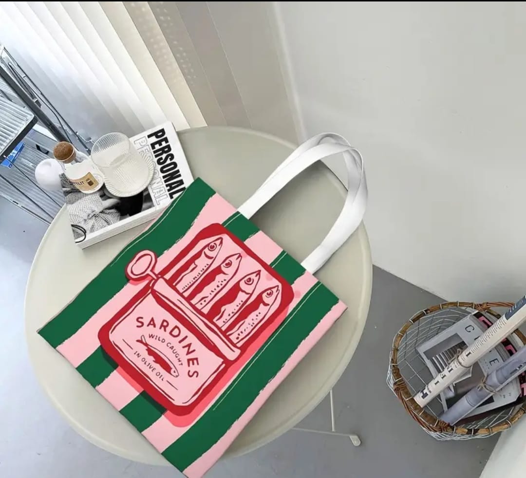 Bolsa Tote - Lona Resistente com Listras Pintadas à Mão e Tipografia em Negrito, Alça Reforçada e Forro à Prova de Vazamentos para Viagens à Praia