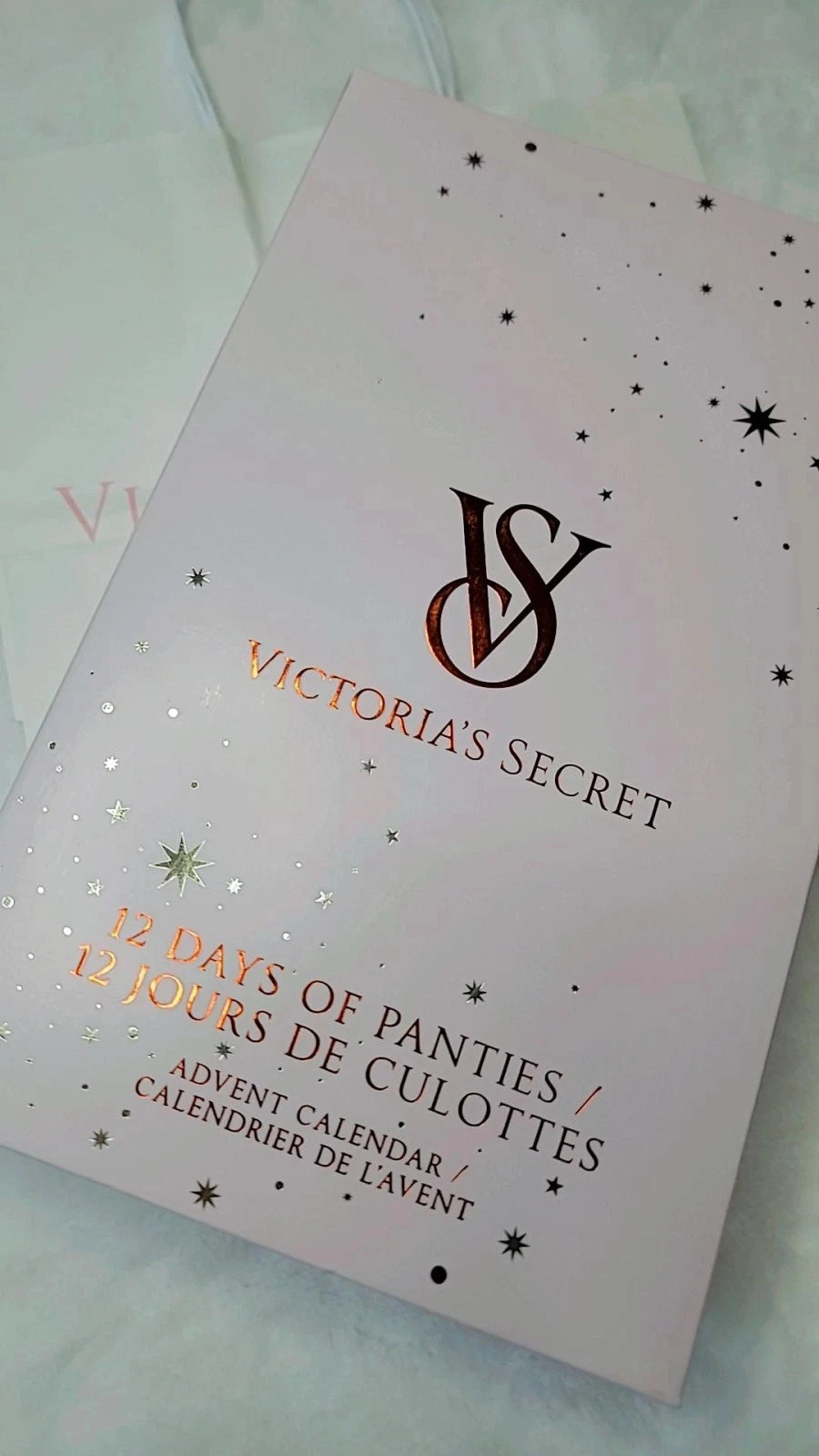 Calendário do Advento da Victoria's Secret com 12 calcinhas, edição limitada. Biquíni.
