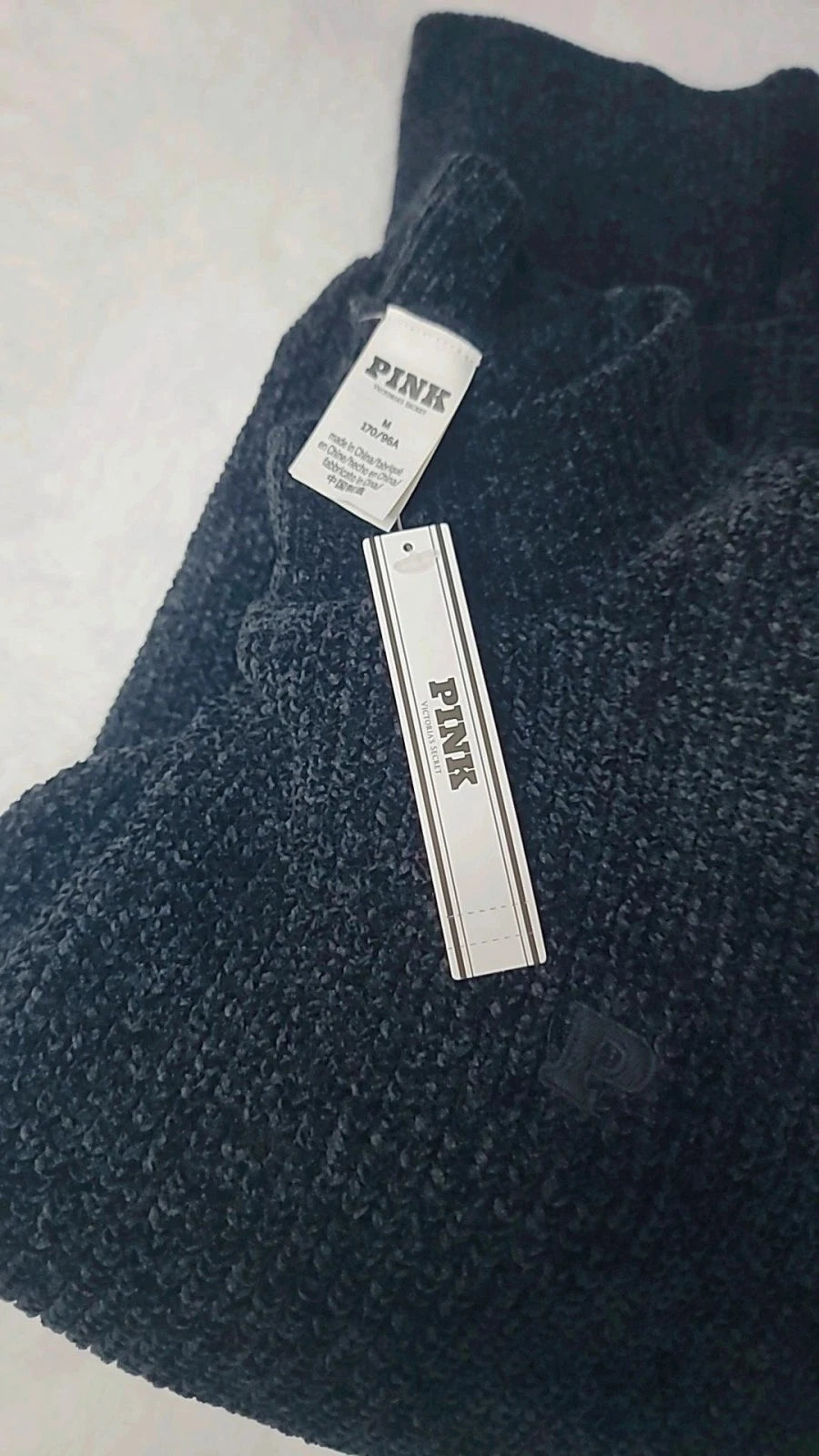 Suéter negro de chenilla extragrande rosa de Victoria's Secret para mujer