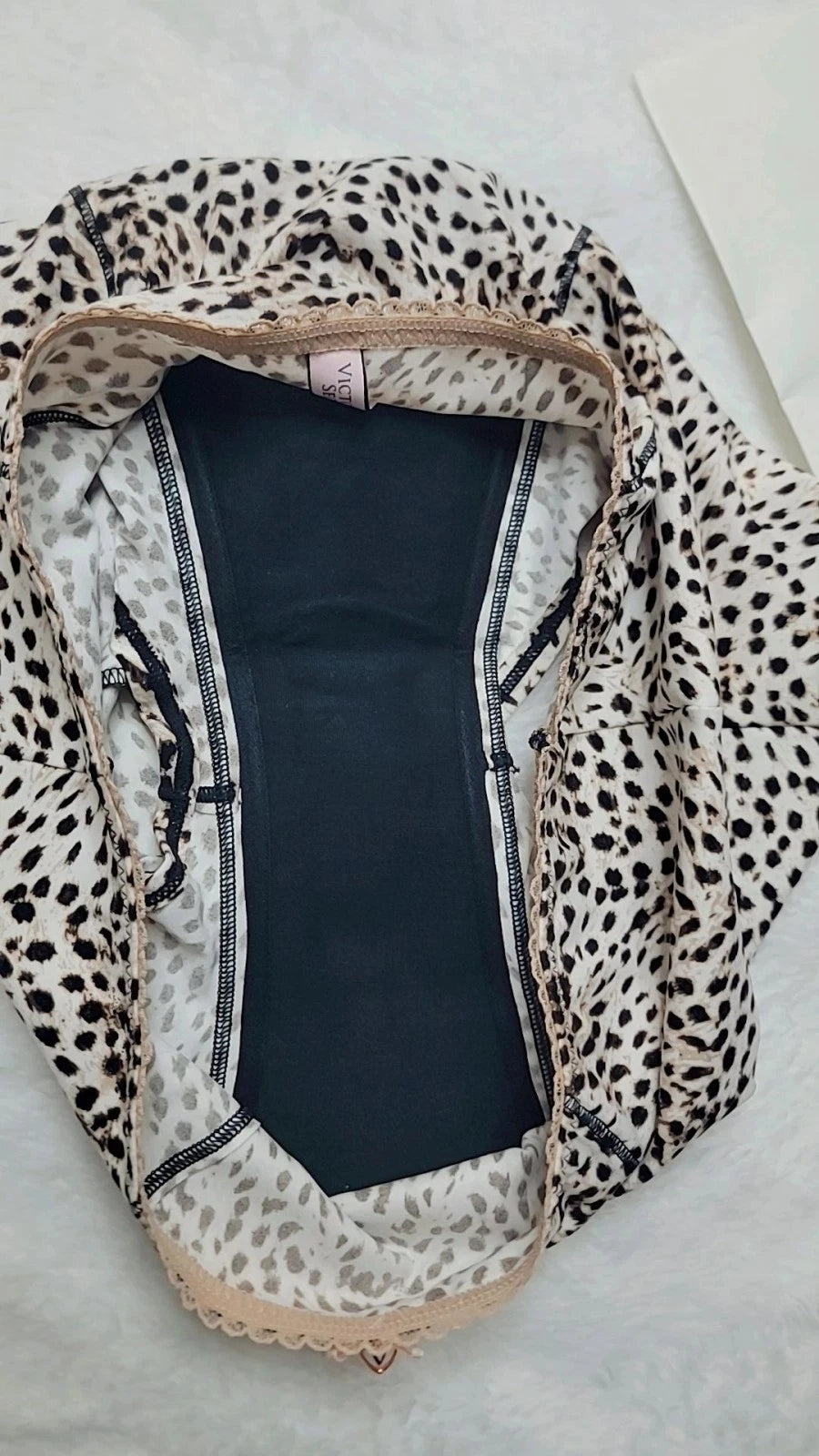 Calcinha modelo shortinho da Victoria's Secret, para o período menstrual.