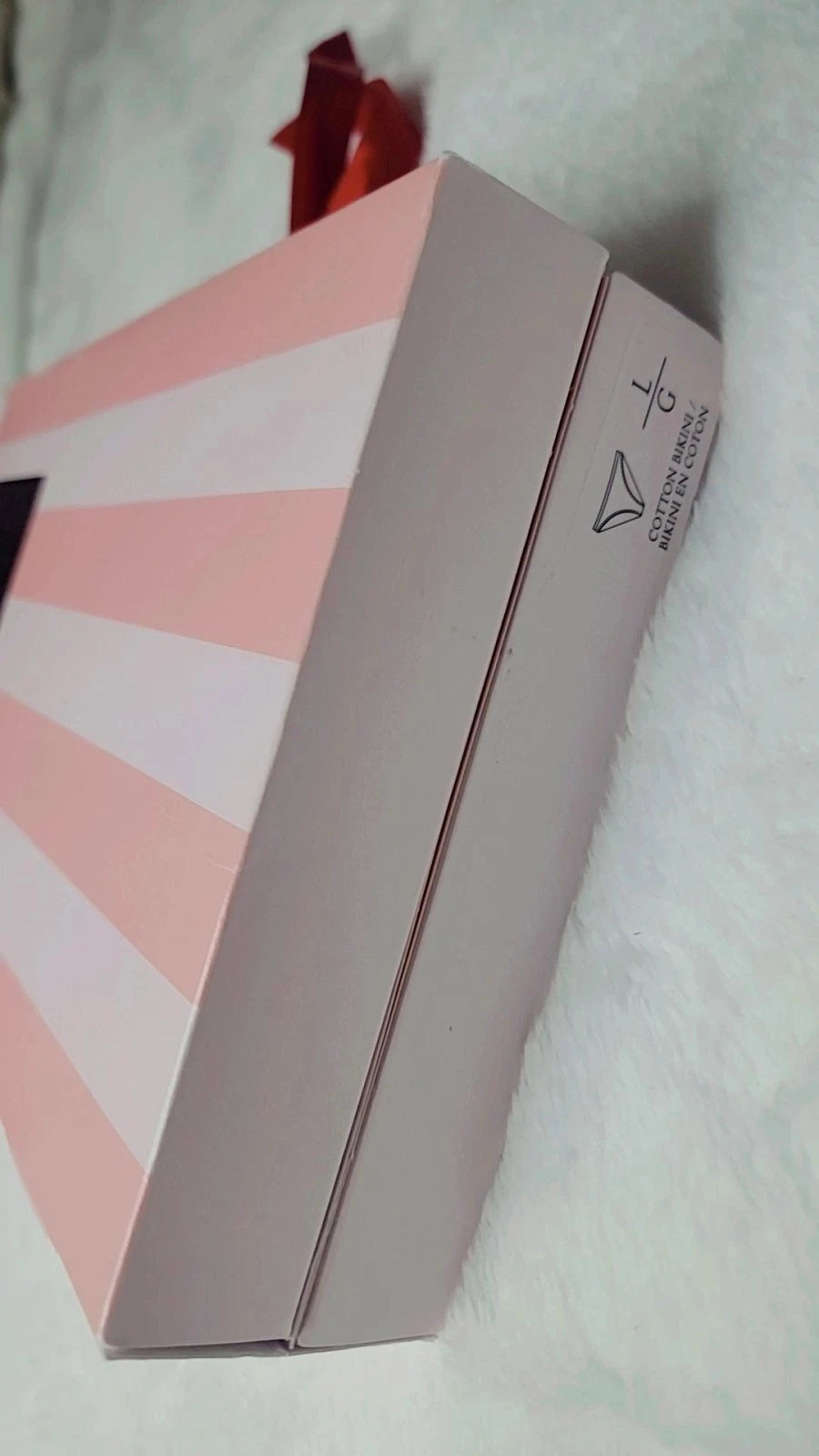 Calendário do Advento da Victoria's Secret com 12 calcinhas, edição limitada. Biquíni.