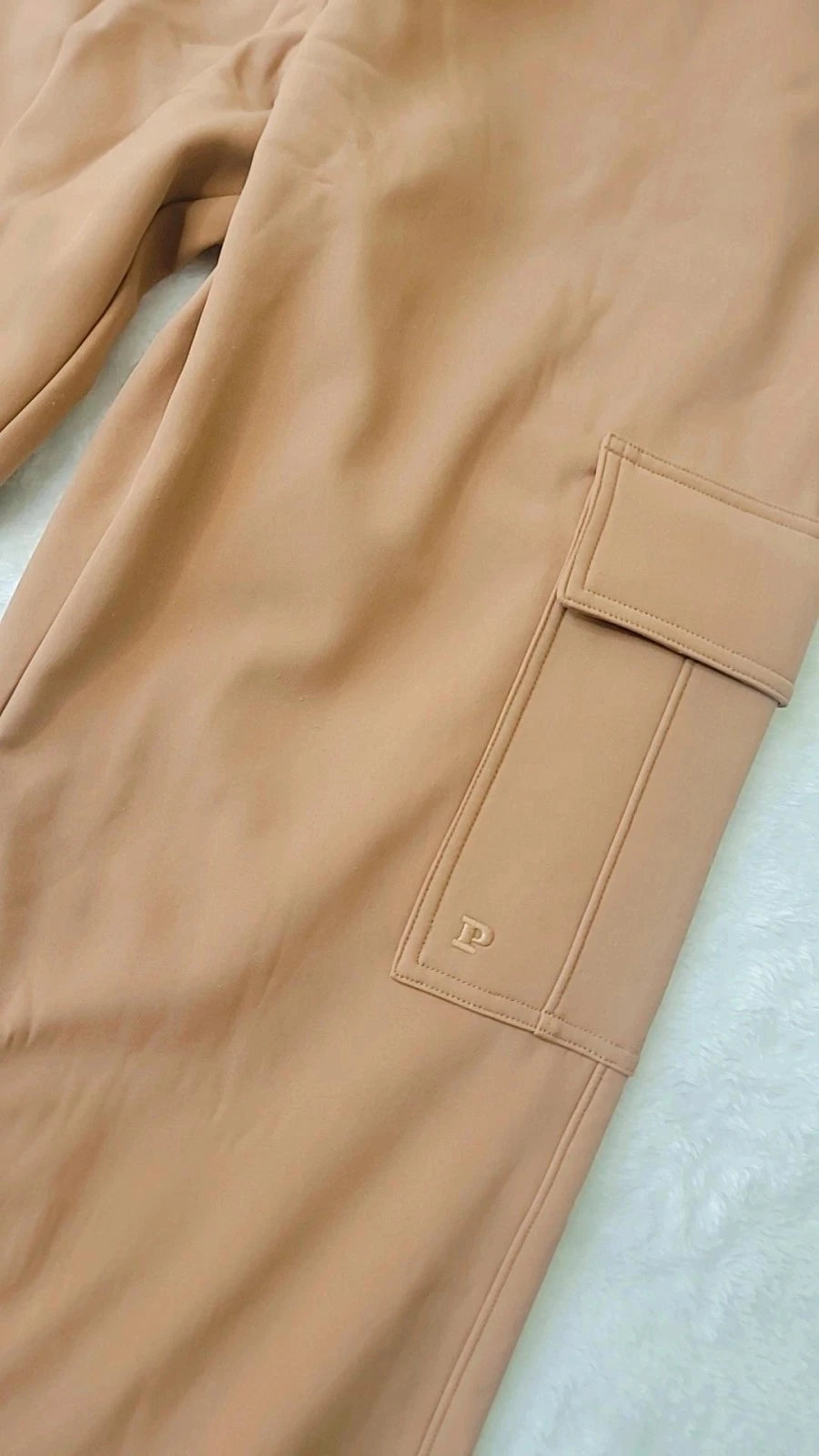 Pantalones cargo de tejido cepillado Victoria's Secret Pink, nuevos con etiqueta, forro color caramelo