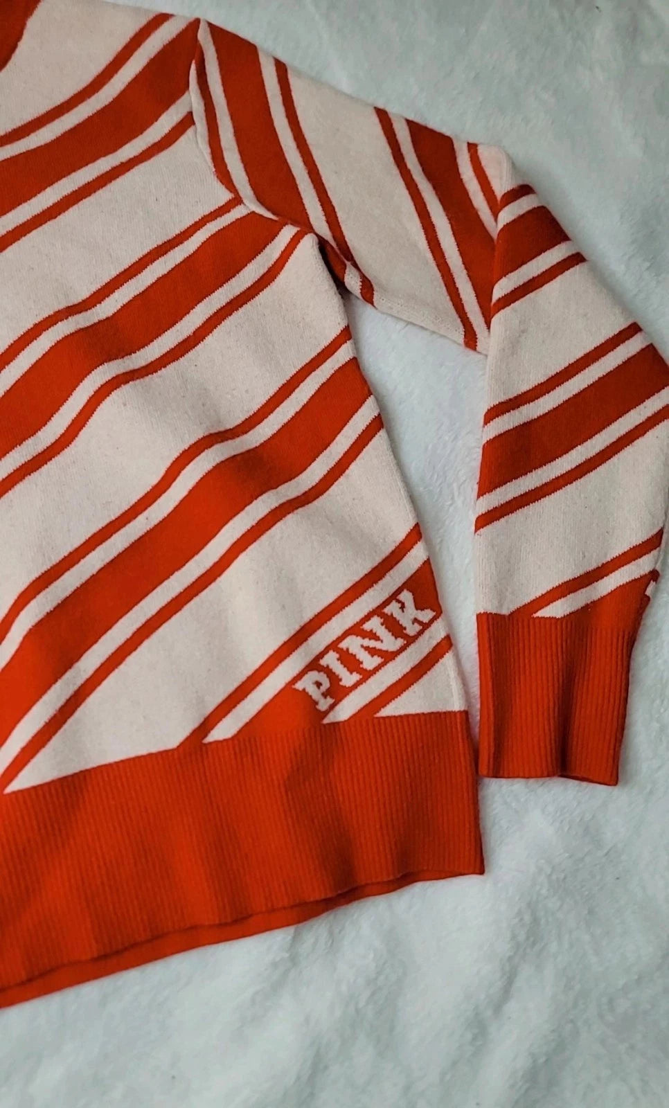 Suéter navideño de Victoria's Secret PINK