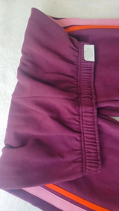 Calça de moletom Victoria's Secret Pink, modelo Ivy Fleece, corte reto e modelagem relaxada.