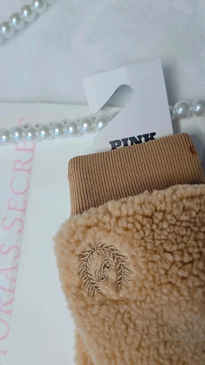 Luvas de pelúcia macia estilo ursinho da Victoria's Secret Pink, cor canela.