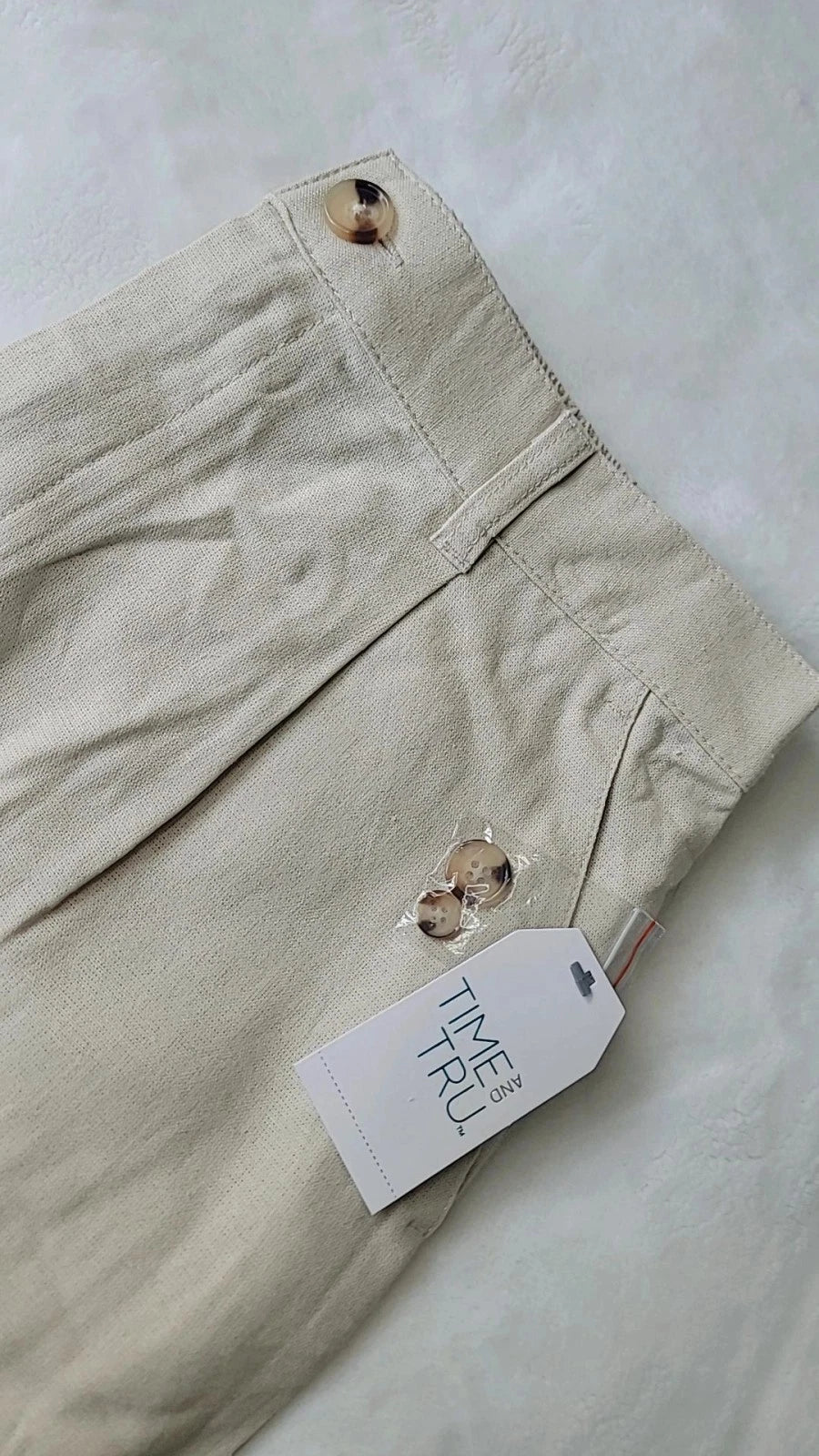 Pantalón corto Time &amp; Tru de mezcla de lino para mujer, color beige con bolsillos, entrepierna de 4 pulgadas