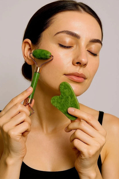 Conjunto Roller + Pedra Gua Sha - Massageador Facial Original de Jade - Cuidados Antienvelhecimento para a Pele