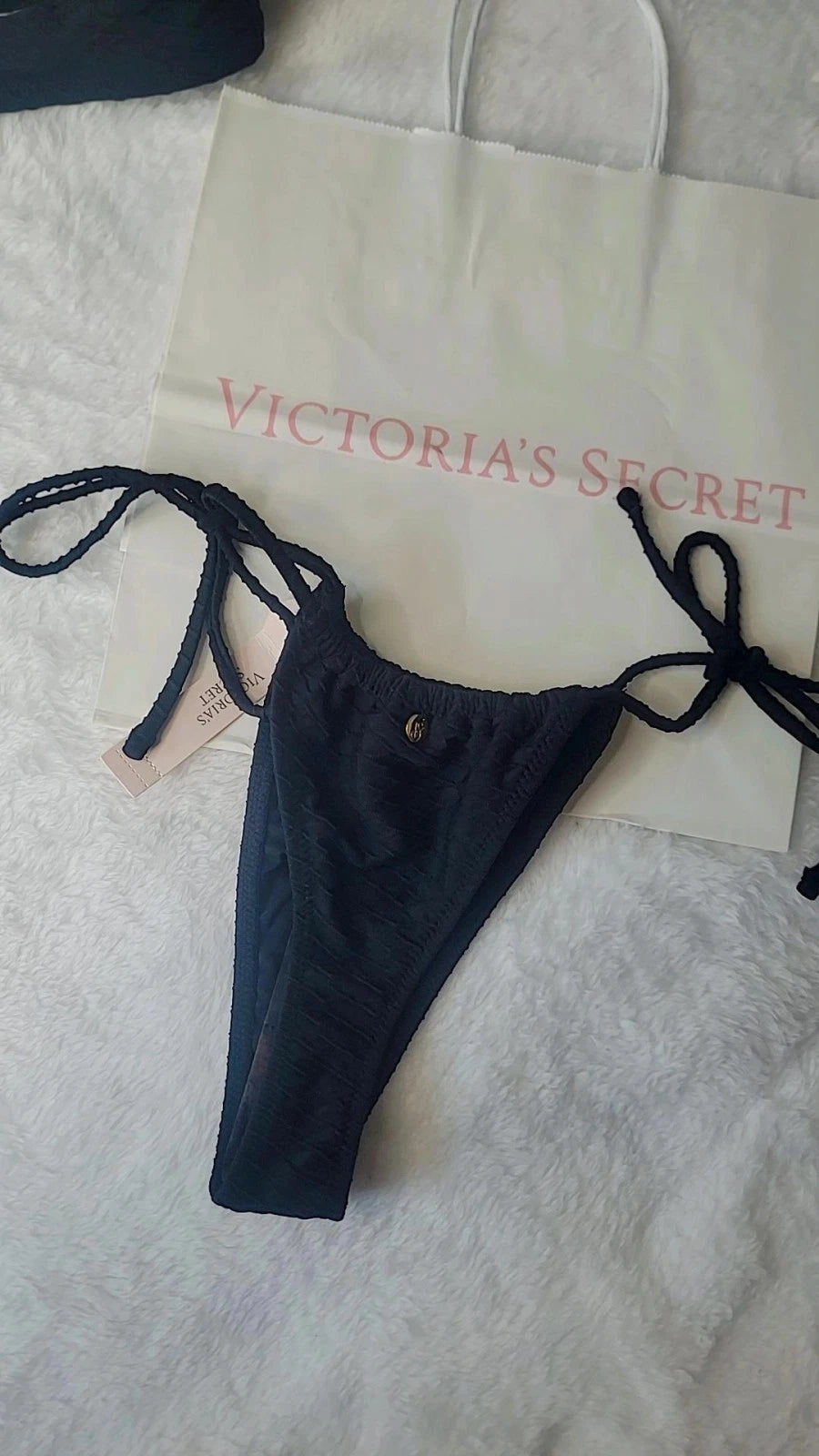 Biquíni feminino Victoria's Secret, top tamanho 34B e calcinha tamanho P, preto.