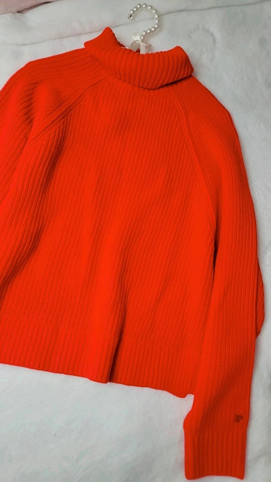 Suéter de cuello alto estilo universitario de Victoria's Secret